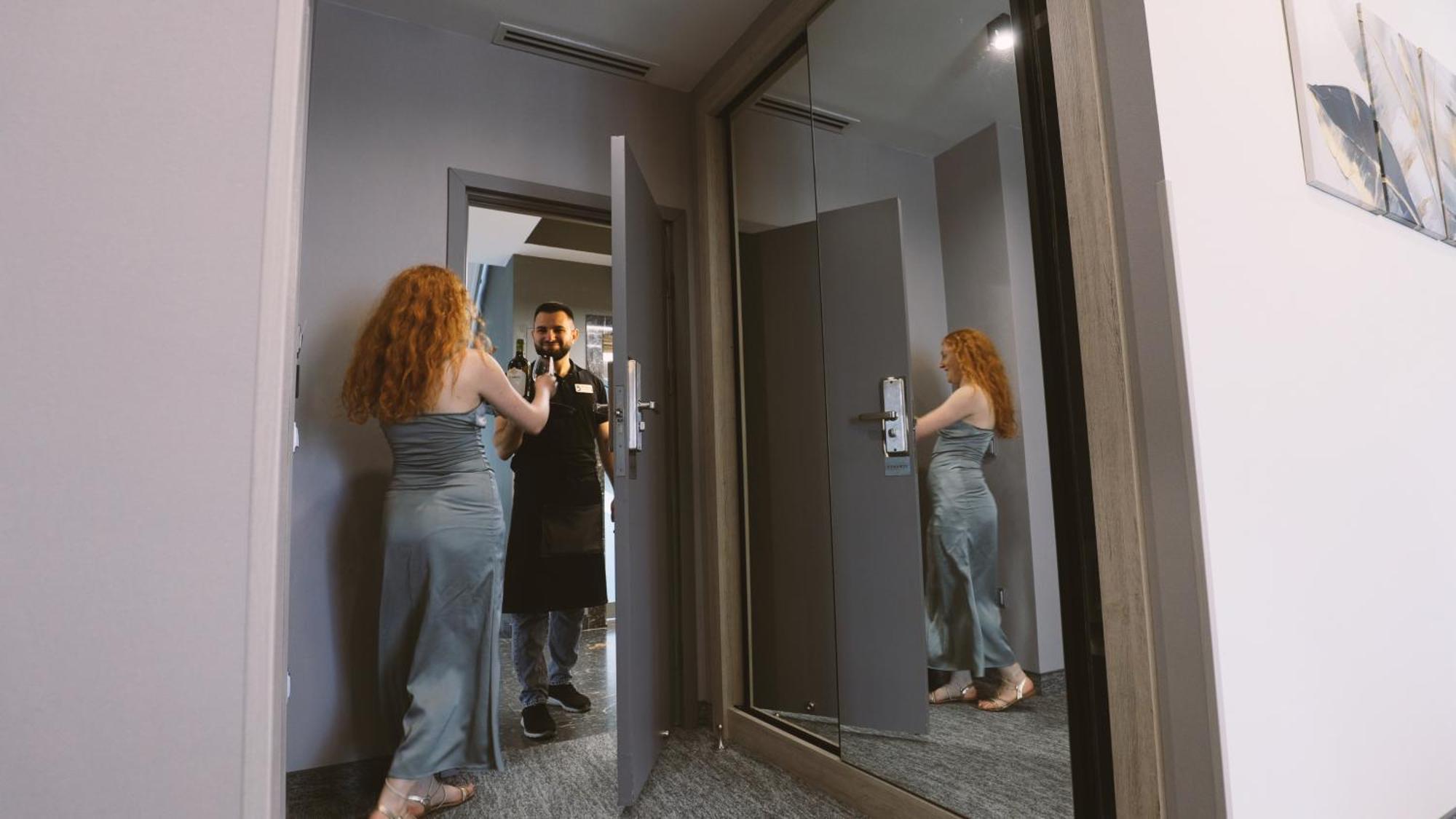 Dynasty Hotel & Spa エレバン エクステリア 写真